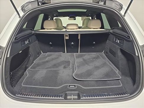 Used 2025 Mercedes-Benz GLC 350e 4MATIC image 13