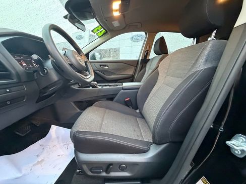 Used 2023 Nissan Rogue SV image 16