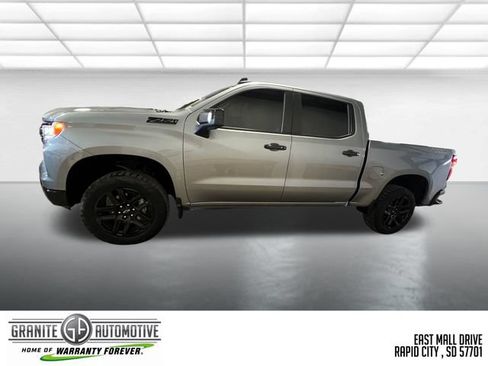 Used 2024 Chevrolet Silverado 1500 LT Trail Boss w/ LT Trail Boss Premium Package AWD/4WD image 2