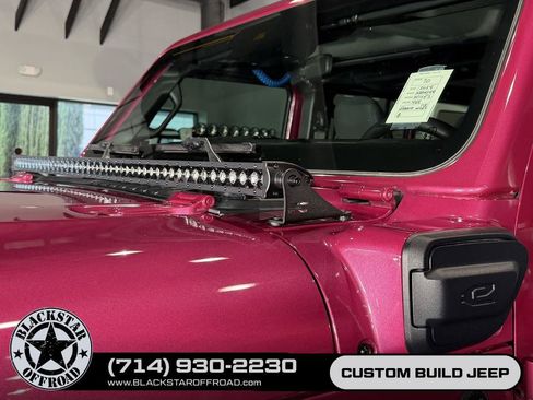 Used 2024 Jeep Wrangler Unlimited AWD/4WD image 30