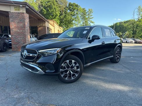 Used 2025 Mercedes-Benz GLC 350e 4MATIC image 1