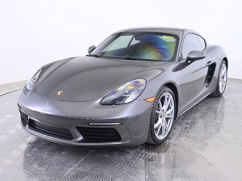 Certified 2024 Porsche 718 Cayman image 1