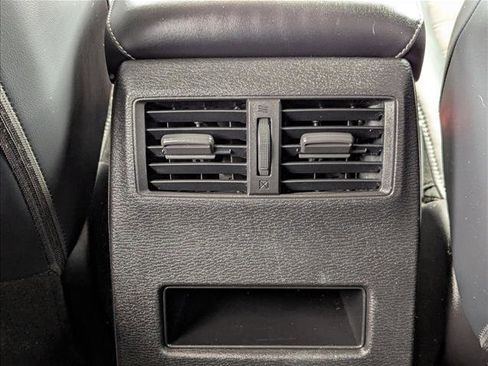 Used 2023 Mitsubishi Outlander SE image 17