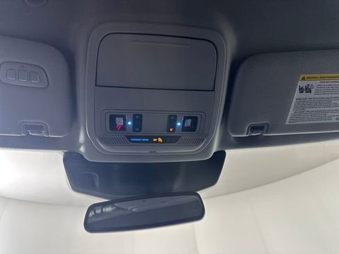 Used 2022 Ford Explorer XLT w/ Equipment Group 202A image 24