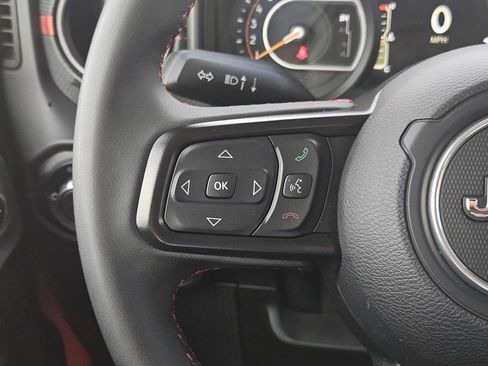 Used 2025 Jeep Wrangler Unlimited Rubicon image 13
