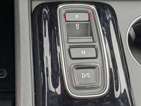 New 2025 Honda Pilot Touring image 12