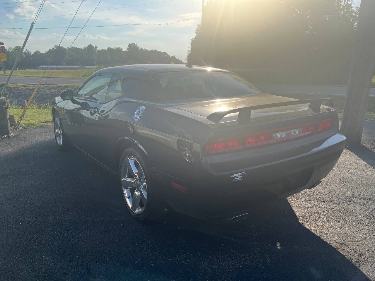 Used 2011 Dodge Challenger RWD image 4