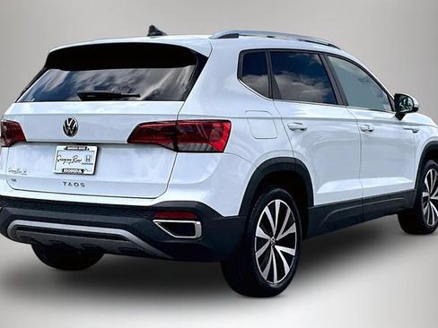 Used 2024 Volkswagen Taos SE FWD image 5