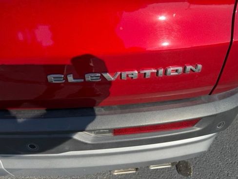 Certified 2026 GMC Acadia Elevation w/ Elevation Premium Package FWD image 9