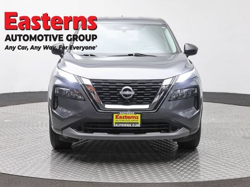 Used 2023 Nissan Rogue S AWD/4WD image 2