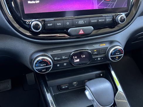 Certified 2023 Kia Soul GT-Line w/ GT-Line Technology Package image 32