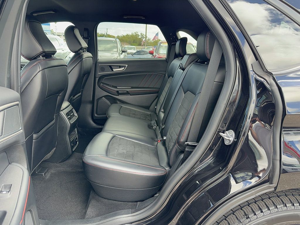 Certified 2024 Ford Edge ST-Line AWD/4WD image 13