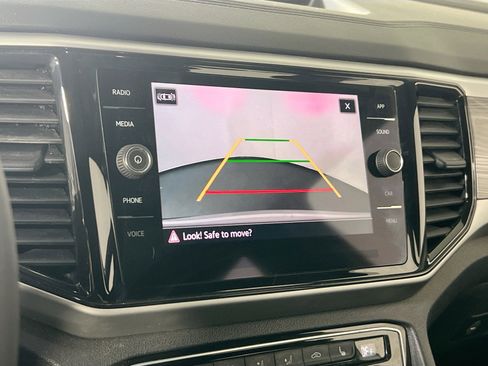 Used 2022 Volkswagen Atlas Cross Sport SE image 13