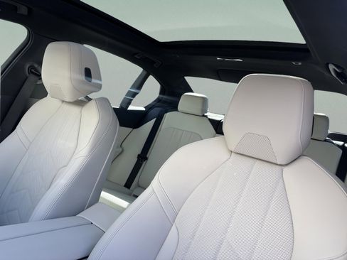 New 2026 BMW 550e xDrive w/ Executive Package AWD/4WD image 18