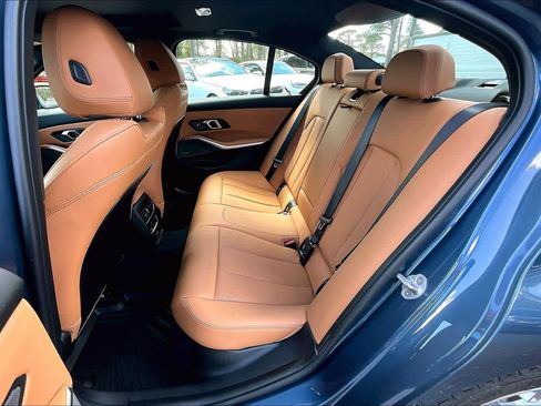 Certified 2025 BMW 330i xDrive Sedan w/ Premium Package image 21