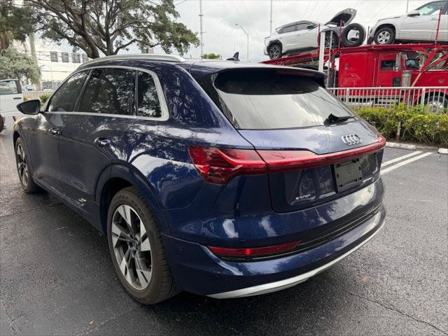 Used 2023 Audi e-tron Premium Plus w/ Premium Plus Package AWD/4WD image 4