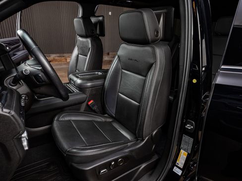 Used 2021 GMC Yukon Denali w/ Denali Premium Package image 27