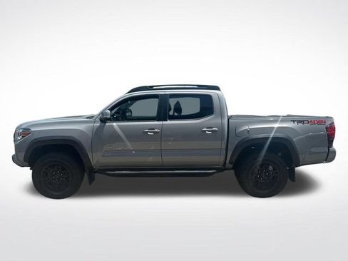 Used 2019 Toyota Tacoma TRD Off-Road w/ TRD Premium Off Road Package AWD/4WD image 6