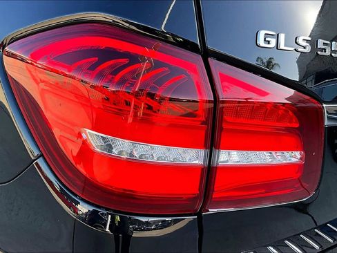 Used 2018 Mercedes-Benz GLS 550 4MATIC image 28