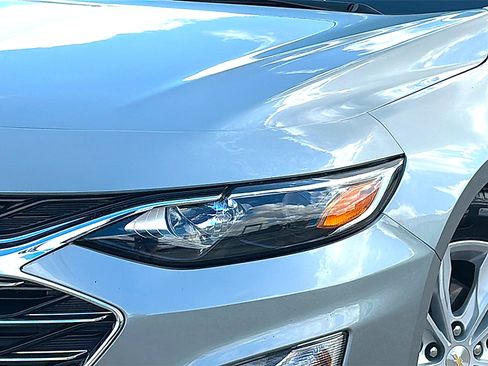 Used 2025 Chevrolet Malibu LT FWD image 4