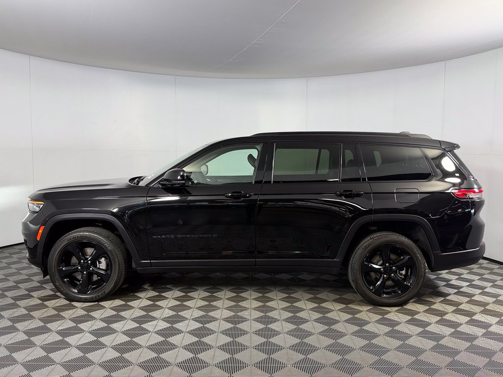 Certified 2025 Jeep Grand Cherokee L Laredo RWD image 9