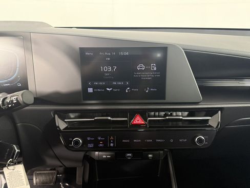Used 2025 Kia Niro LX FWD image 18