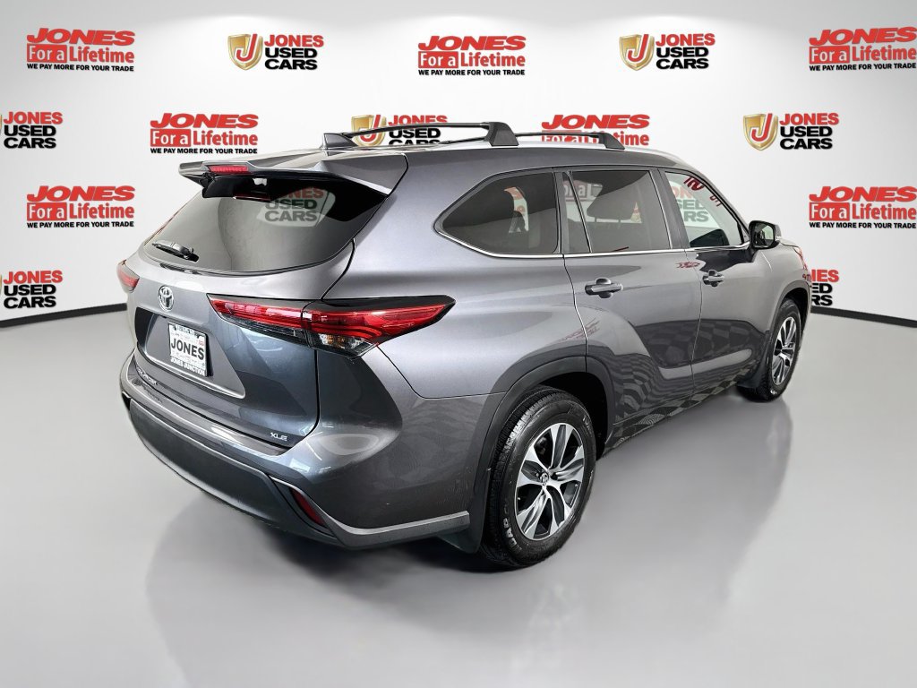 Used 2023 Toyota Highlander XLE FWD image 17