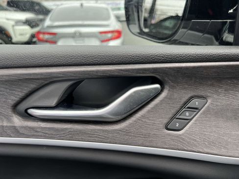 Used 2022 Jeep Grand Cherokee Limited image 17