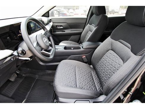 New 2026 Nissan Kicks SV w/ Illumination Package image 6