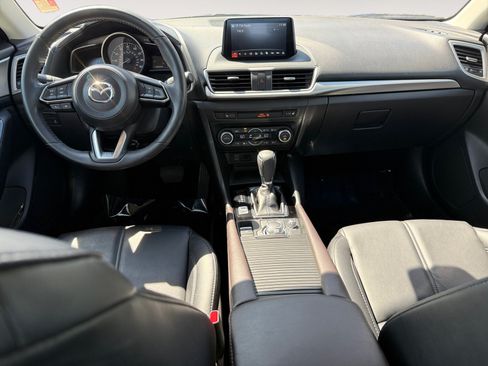 Used 2018 MAZDA MAZDA3 Touring FWD image 15