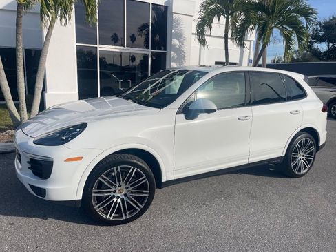 Used 2018 Porsche Cayenne Platinum Edition image 12