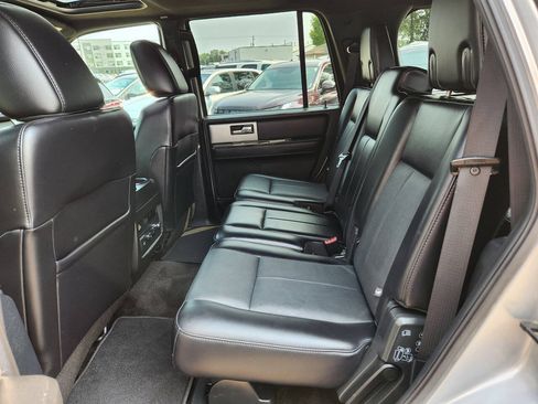 Used 2015 Ford Expedition XLT w/ Equipment Group 202A RWD image 16