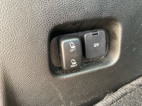 Used 2023 Ford Edge Titanium AWD/4WD image 16