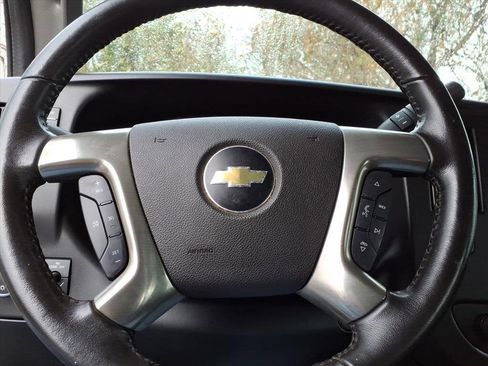 Used 2019 Chevrolet Express 2500 2500 3dr Extended Cargo Van w/ Driver Convenience Package image 28