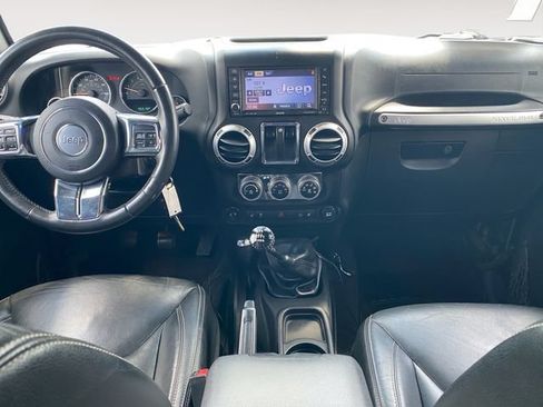 Used 2015 Jeep Wrangler Rubicon w/ Power Convenience Group AWD/4WD image 10