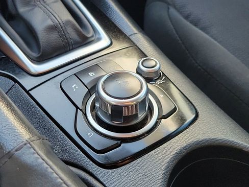 Used 2016 MAZDA MAZDA3 i Sport image 36