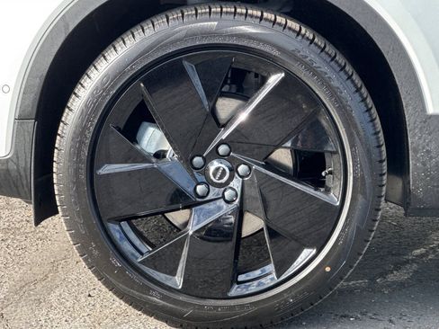 New 2026 Volvo XC40 B5 Ultra w/ Climate Package AWD/4WD image 11