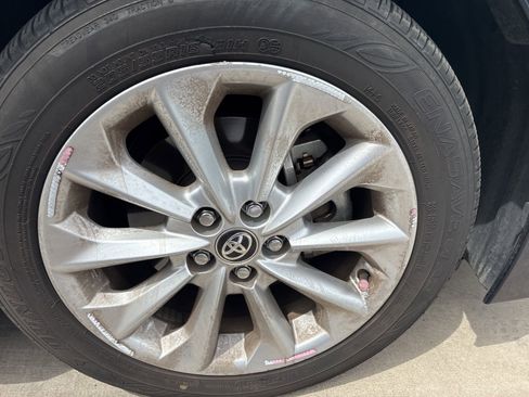 Used 2021 Toyota Corolla LE w/ LE Convenience Package image 26