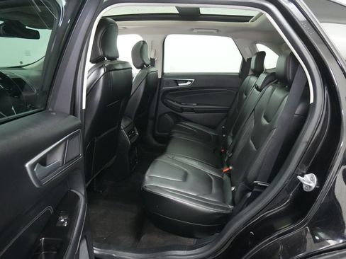 Used 2019 Ford Edge Titanium w/ Cold Weather Package AWD/4WD image 22