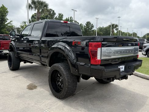 Used 2019 Ford F250 Platinum w/ Platinum Ultimate Package AWD/4WD image 7