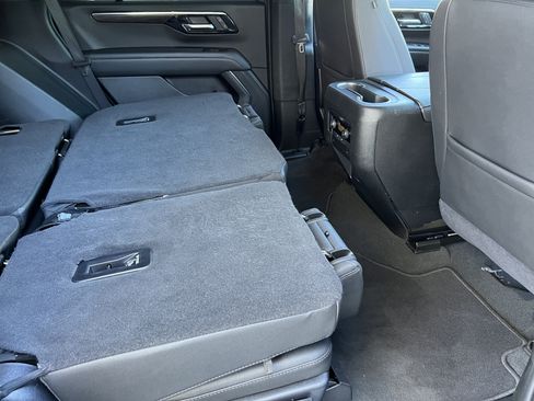 Used 2025 Chevrolet Tahoe LT AWD/4WD image 25