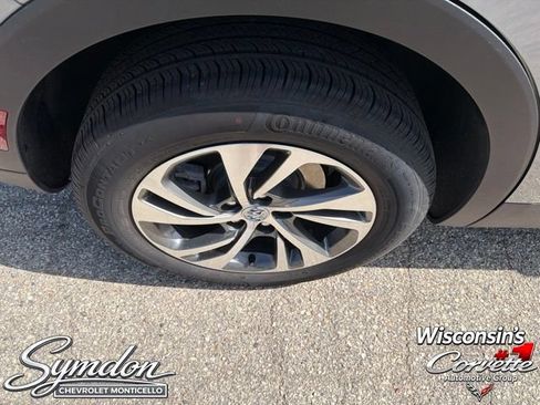 Used 2023 Buick Envision Essence AWD/4WD image 22