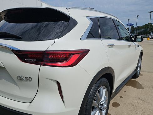Used 2022 INFINITI QX50 Essential image 4