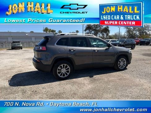 Used 2021 Jeep Cherokee Latitude Plus image 10