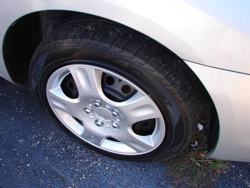 Used 2007 Toyota Matrix image 3