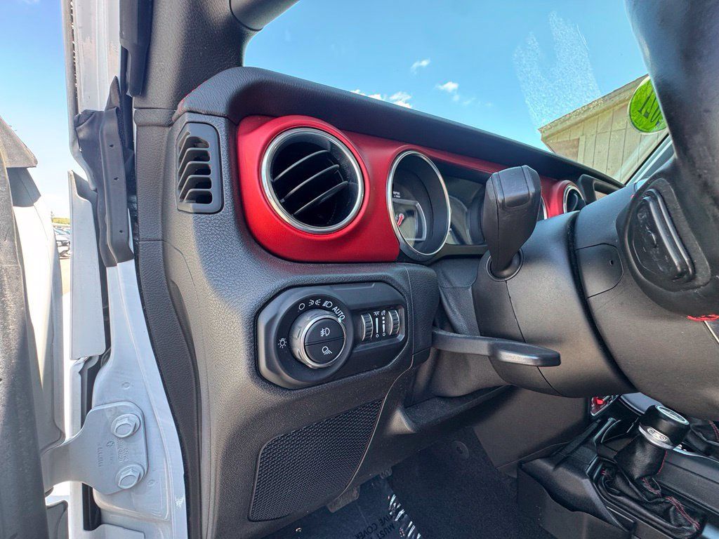 Used 2021 Jeep Gladiator Rubicon AWD/4WD image 18