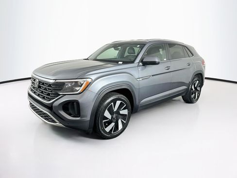 Used 2025 Volkswagen Atlas Cross Sport SE FWD image 3