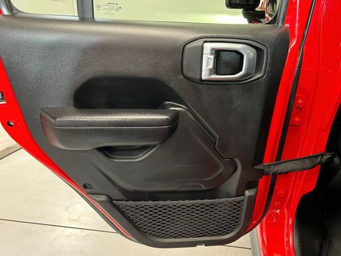 Used 2024 Jeep Wrangler Unlimited Rubicon 4xe image 18