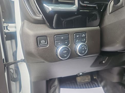 Used 2025 GMC Sierra 2500 SLE w/ SLE Value Package; AWD/4WD image 11