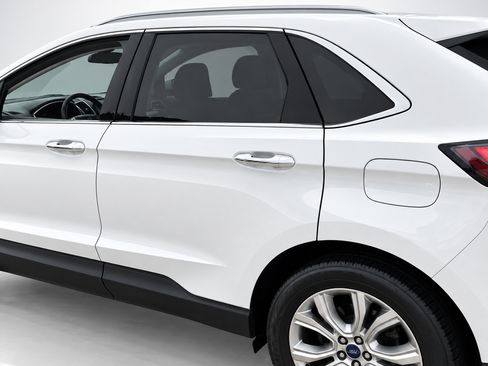 Used 2021 Ford Edge Titanium FWD image 8